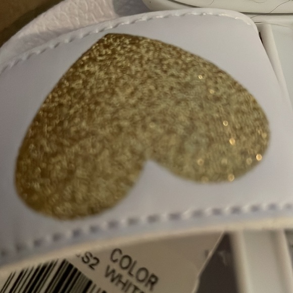 Cute Gold Glitter Heart Strappy and Whita Sandals 18 months - Picture 3 of 4